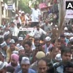 ऱोड शो करते अरविंद केजरीवाल