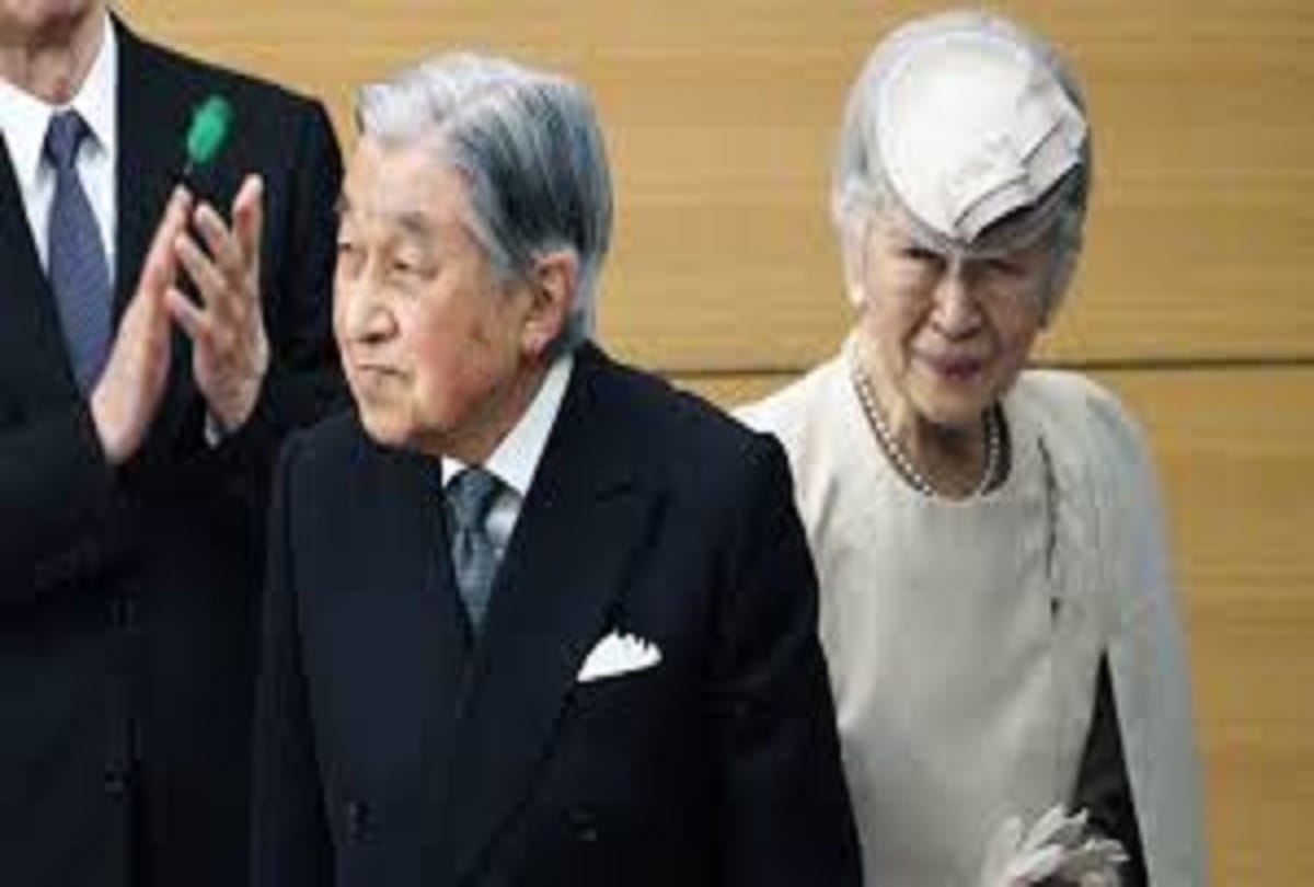 Akihito the first emperor to leave the throne in 200 years in Japan