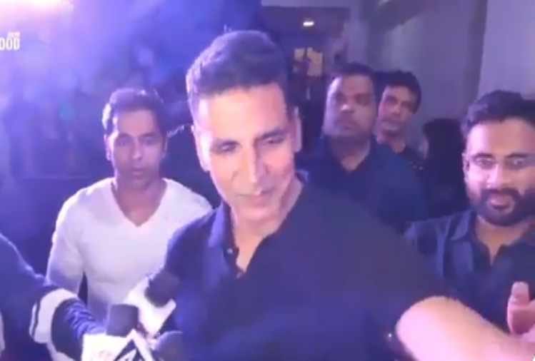 akshay kumar react on absence from polling booth