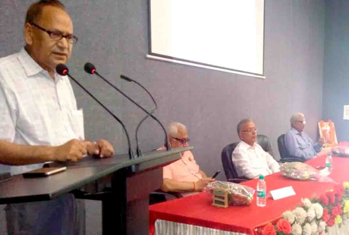 Course work programme starts at economics department in UoH.