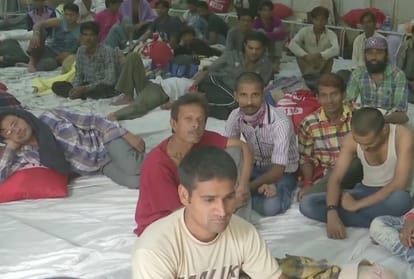 Pakistan released 55 indian fishermen and 5 civilians via attari wagah
