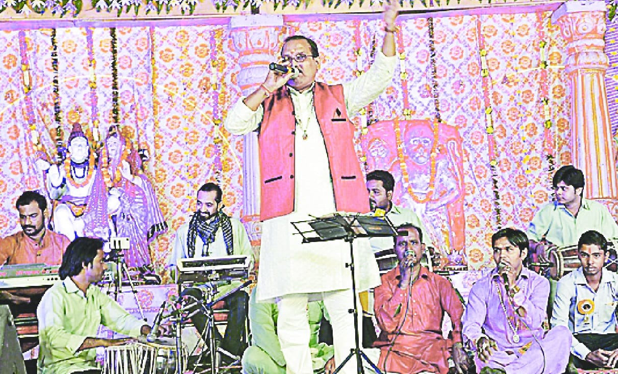 bajrangbali ke bhajno par jhoome shraddhalu