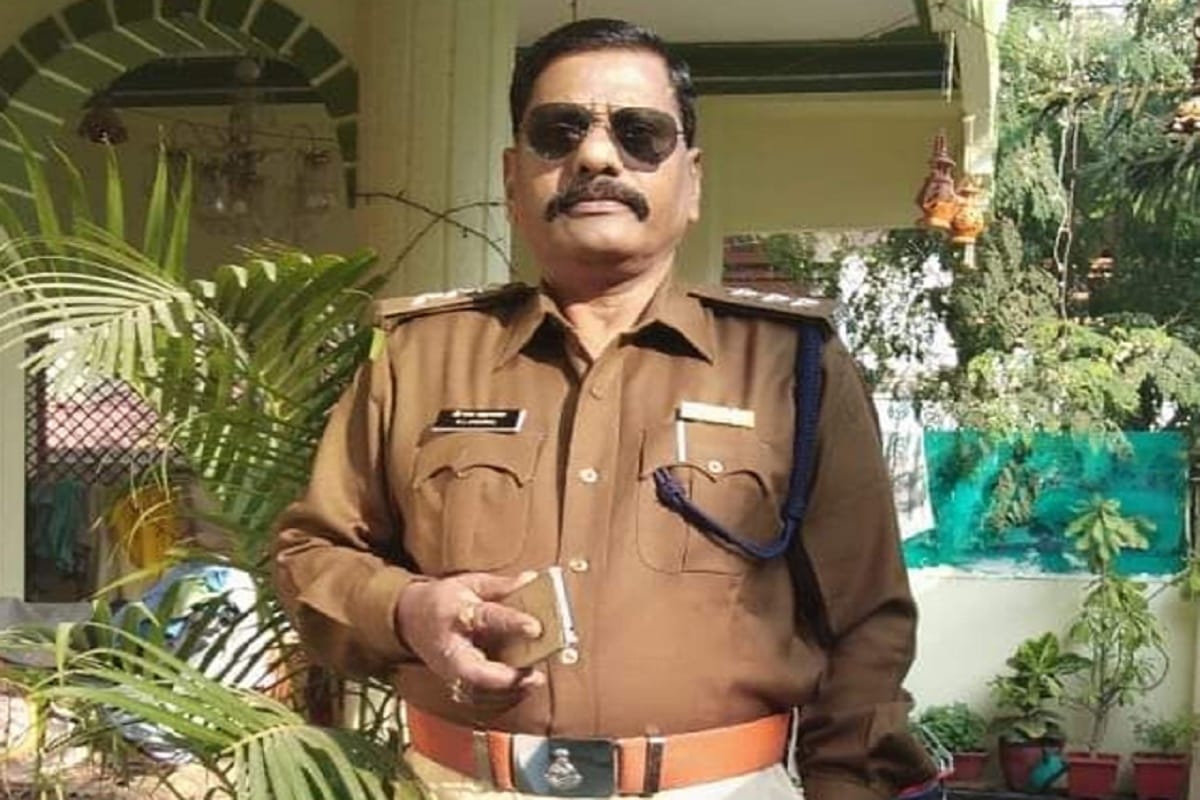 Madhya Pradesh : man shot DSP in his home, died while treatment