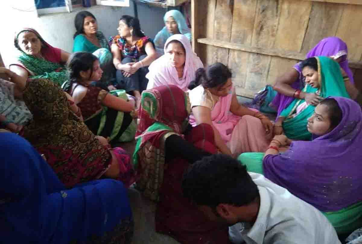 samajwadi party leader nephew murdered brutally in home