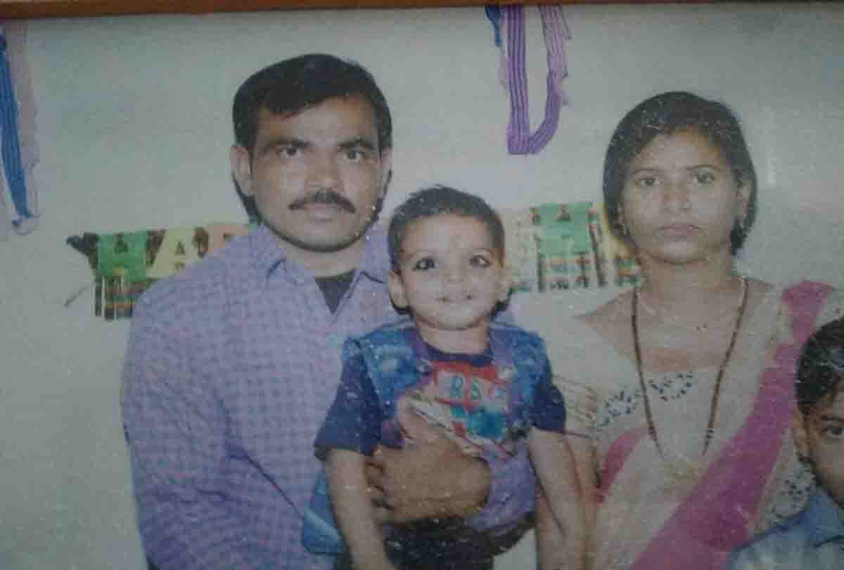 samajwadi party leader nephew murdered brutally in home