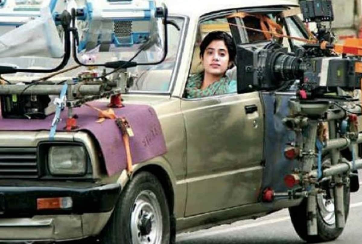 Janhvi Kapoor reached Lucknow for Kargil Girl film shooting