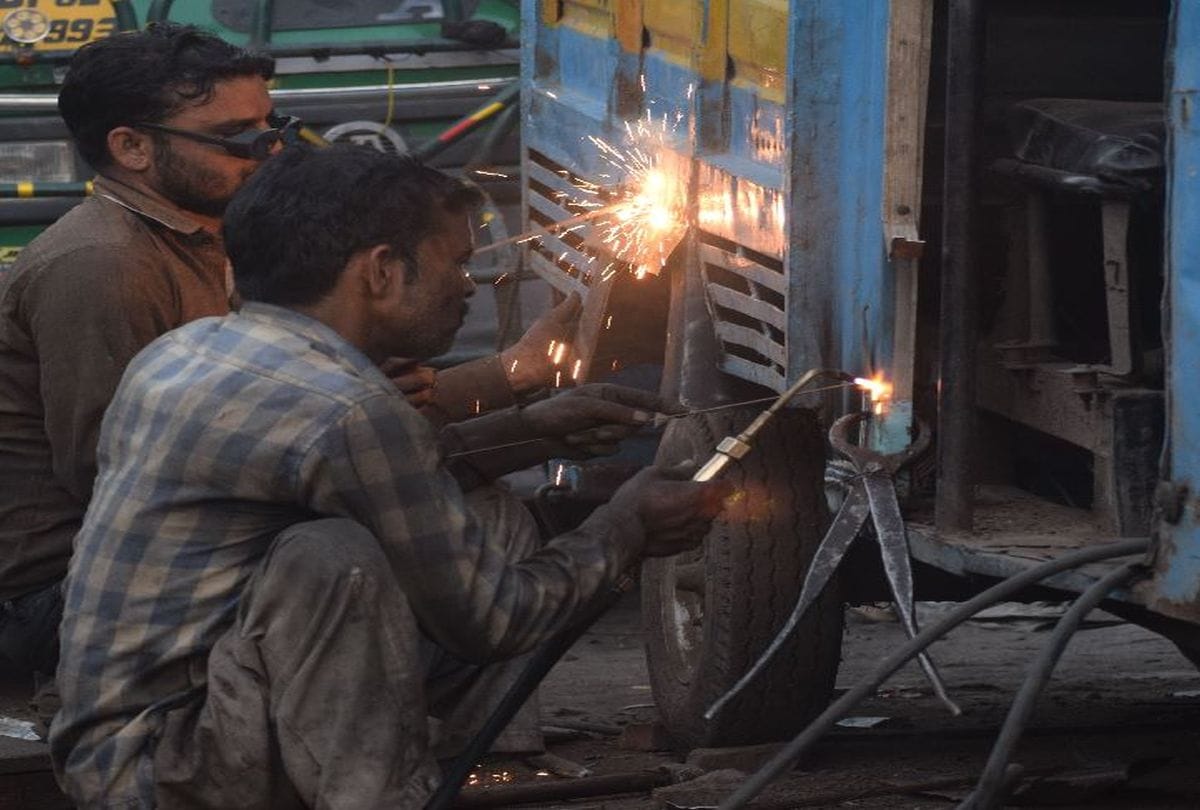 world labour day: seven thousand workers registration in pm shram yogi mandhan yojana