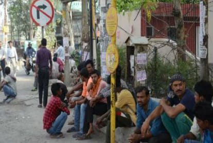 16 laborers were going pedestrian Bihar from Kerala, police helped them