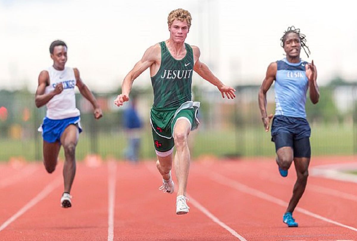 18 year old Texas boy completed 100 meter sprint in just 9.98 second shocked everyone