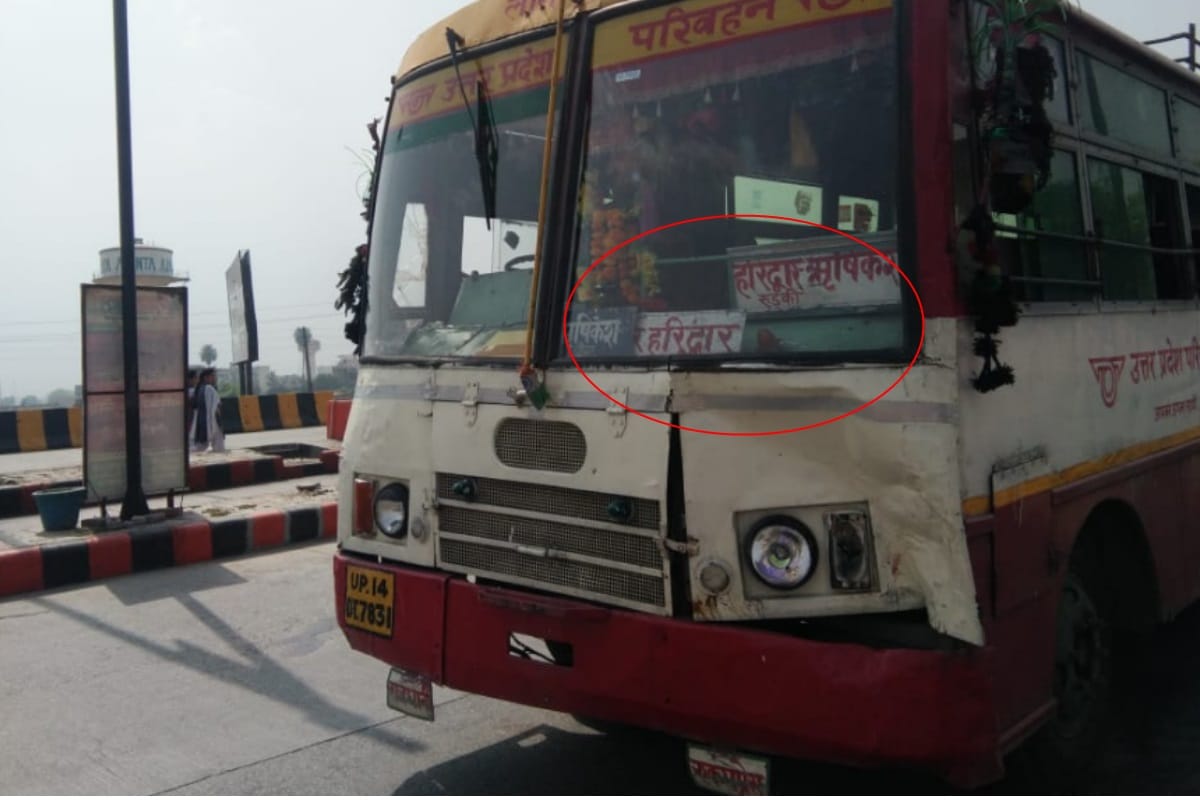 Child and elderly died due to roadways bus grip while crossing the road in Meerut
