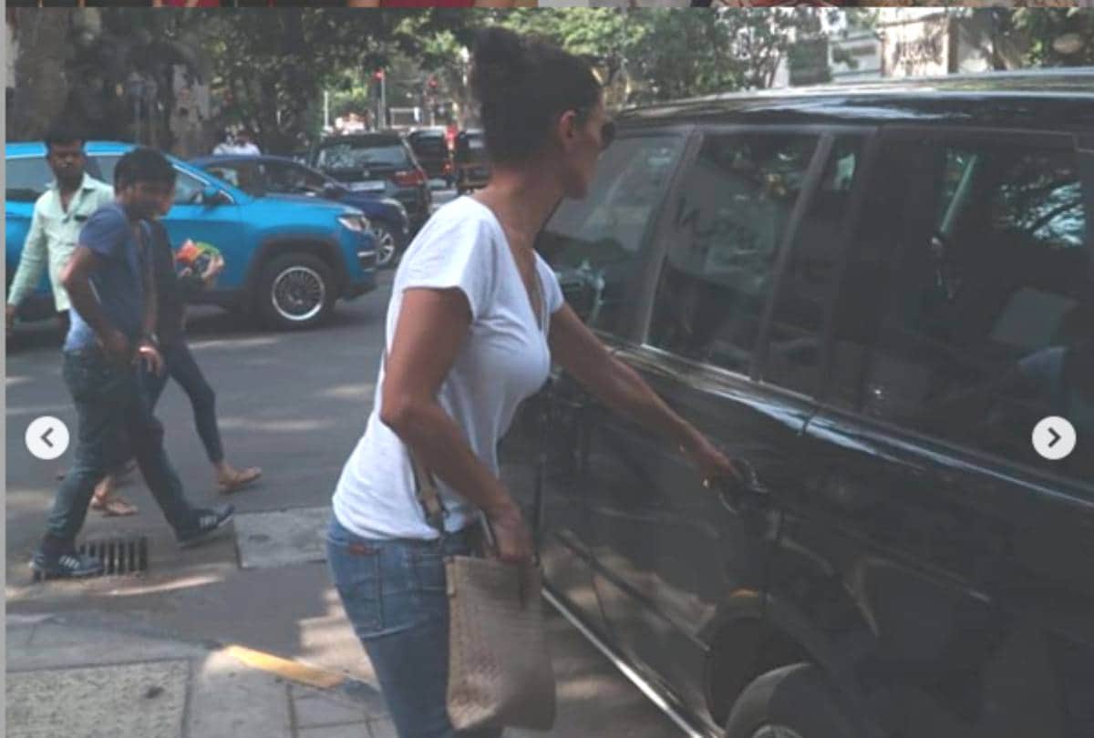 arjun rampal spotted with wife mehr jessia after broke the news his girlfriend is pregnant