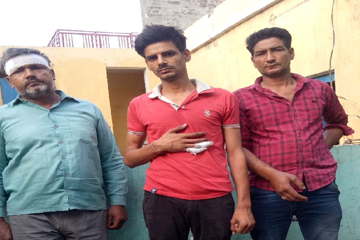 Murder case: Dead body put on road and ruckus by victim family members in Baghpat