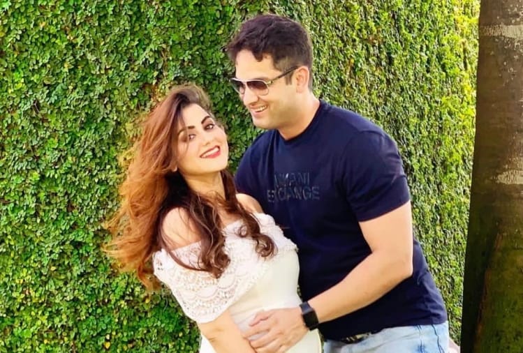 actress priyanka chibber share baby bumb photos on instagram