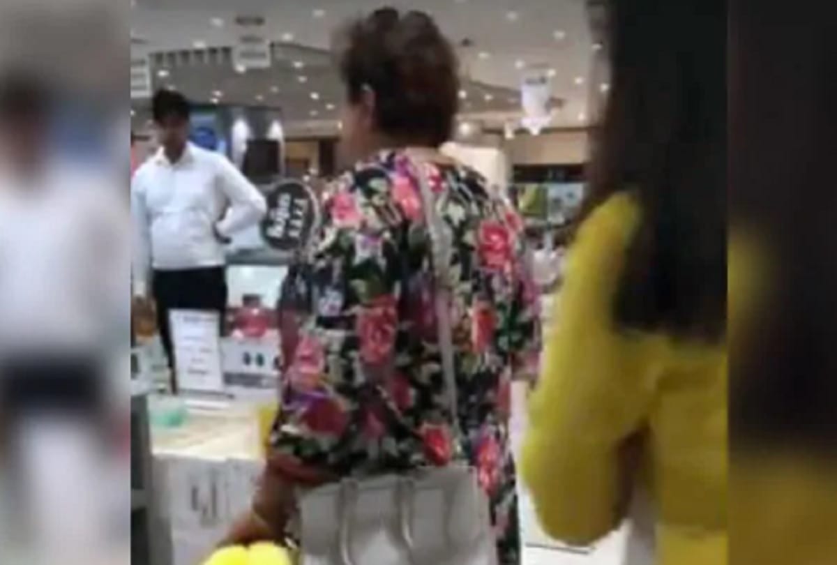 Shameful! aged woman told Two Women Wearing 'Short Clothes' Video viral