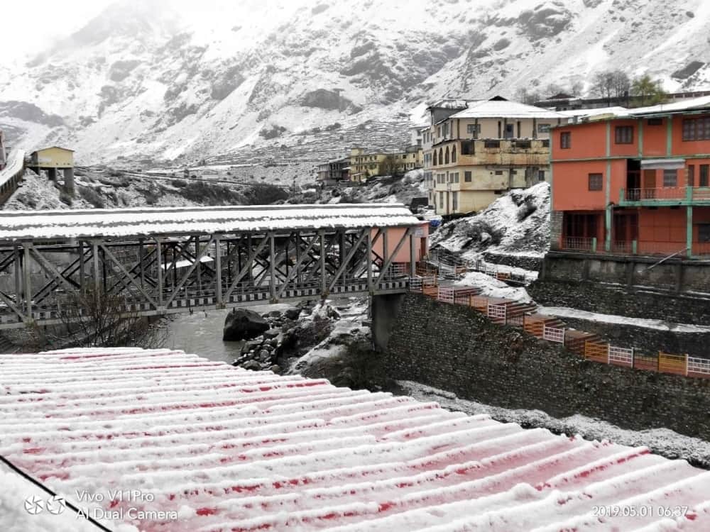 snowfall in badrinath and kedarnath in Scorching heat of may