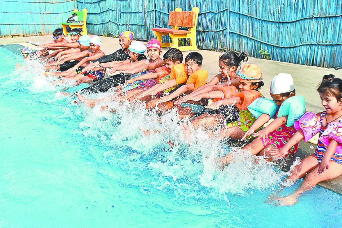 know about swimming pool illness symptom