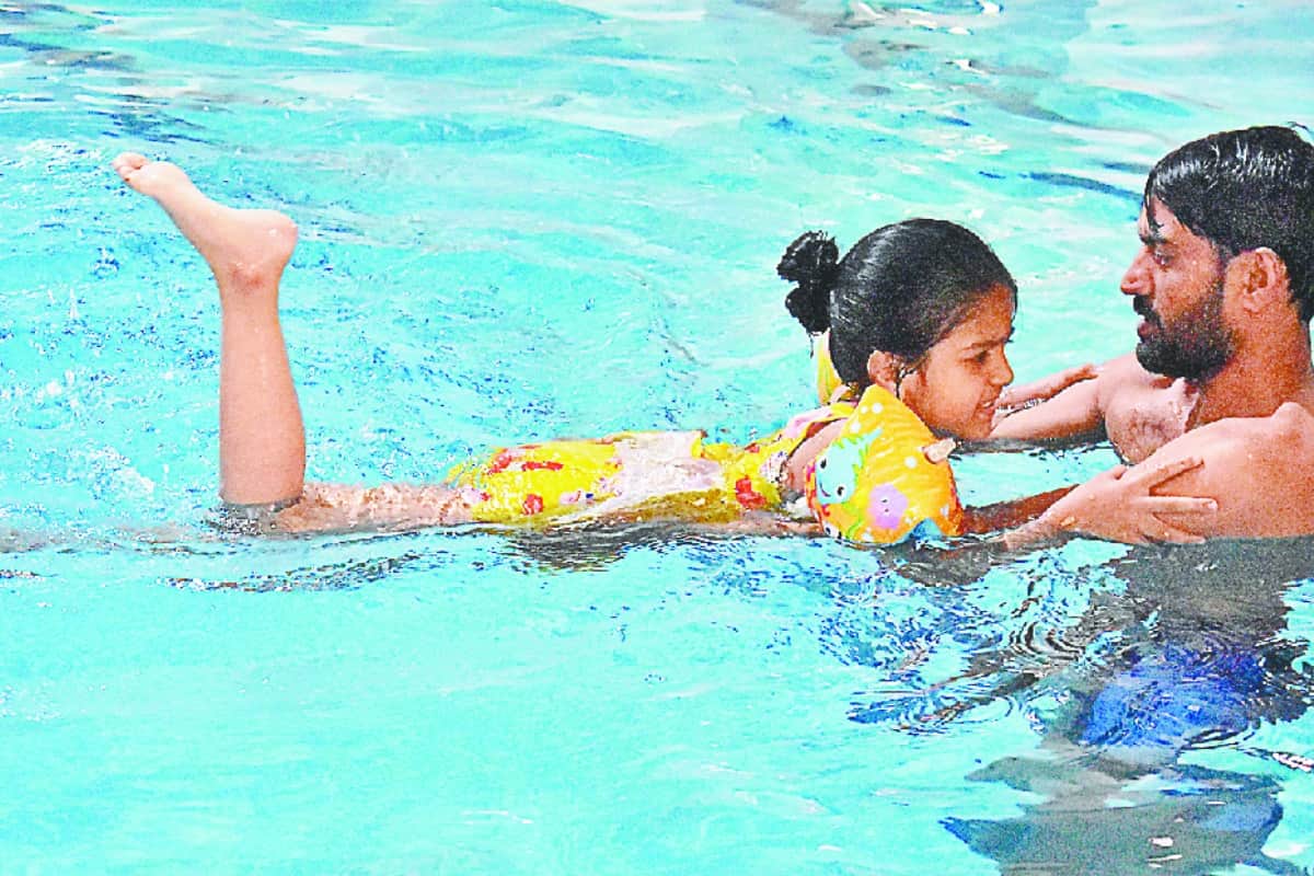 know about swimming pool illness symptom