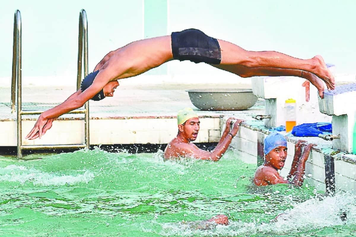 know about swimming pool illness symptom