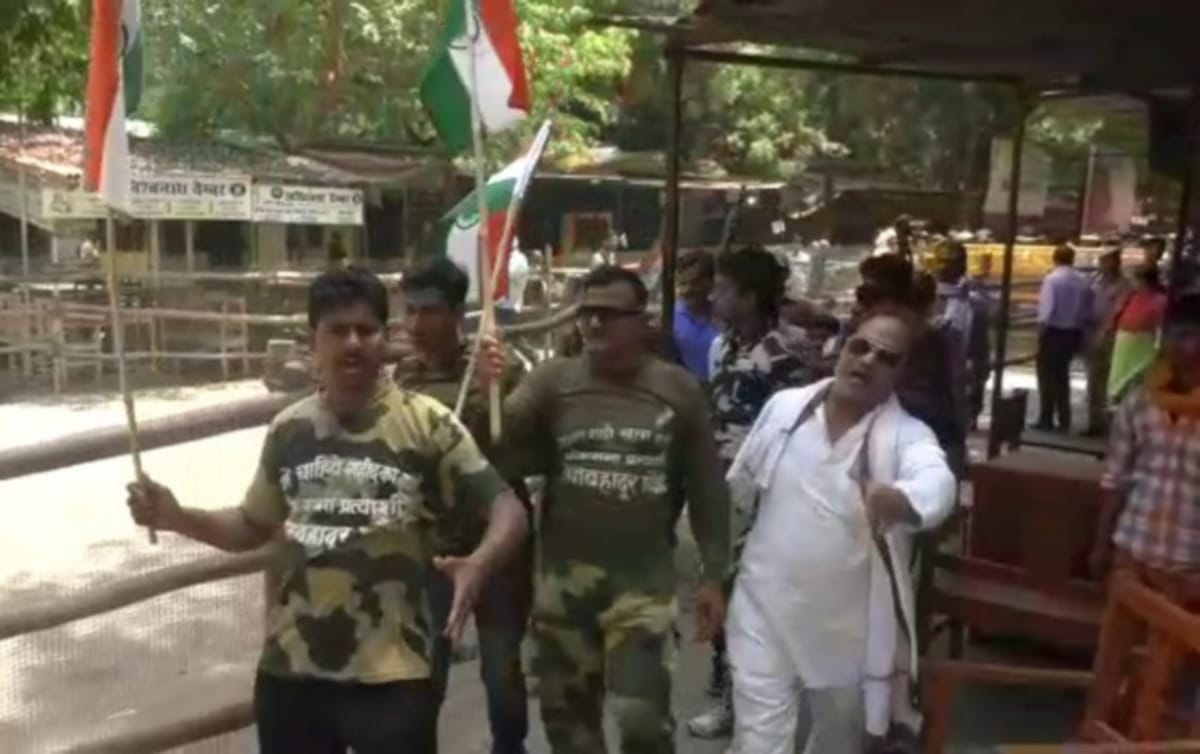 Lok sabha Election 2019 tej bahadur nomination cancel supporter protest