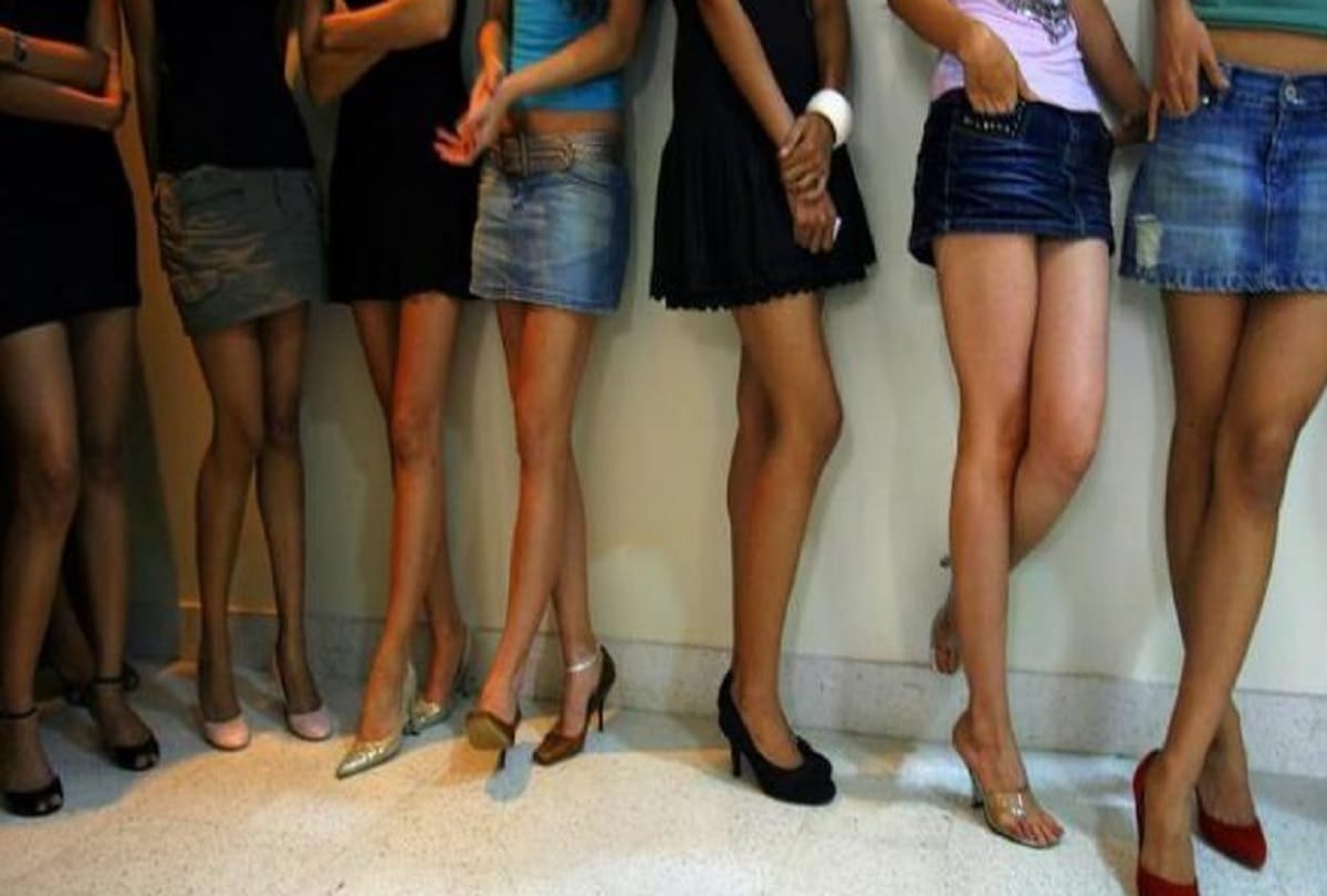 russian company extra pay to women for wearnig short dress