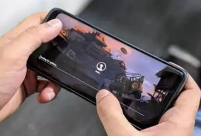 Pubg Game:मोबाइल पर पबजी गेम खेलते हुए किशोर ने लुटाए 40 हजार, पुलिस थाने  पहुंचा मामला - Teenager Lost 40 Thousand While Playing Pubg Game On Mobile  In Jogindernager Himachal - Amar