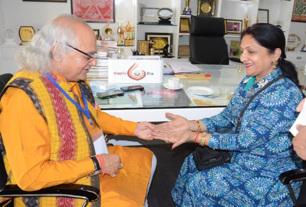 Amar ujala jyotish mahakumbh 2019 in dehradun youths craze photos