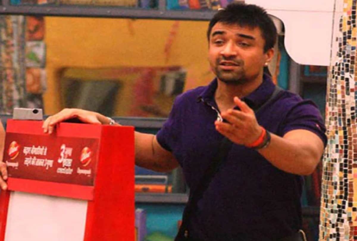 ajaz khan shares a picture of unity on twitter gone viral