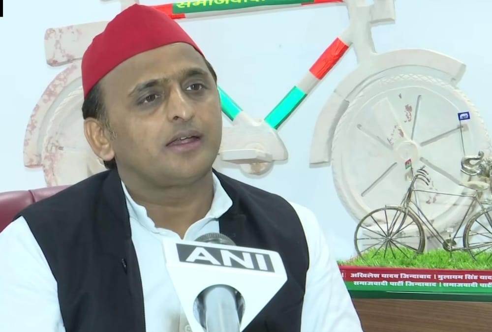 Akhilesh Yadav replied back on Priyanka Gandhi's comment to field weak candidates