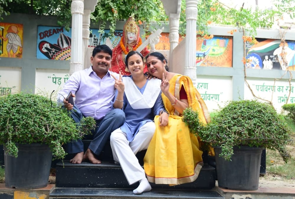 CBSE 12th Result 2019 Ayushi Upadhyay of Lucknow got All India sixth rank.