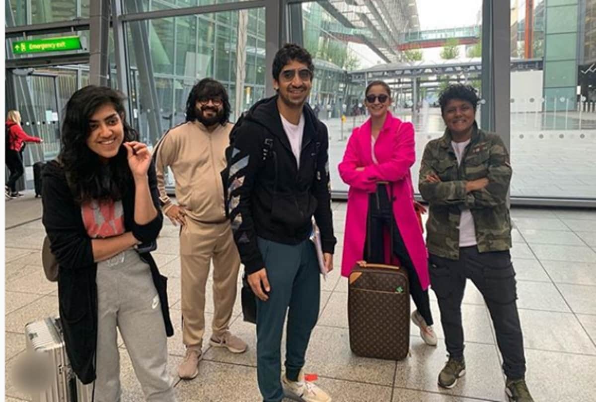 Brahmastra Director Ayan Mukerji Shares Photo With Alia And team People Questioned Where Is Ranbir