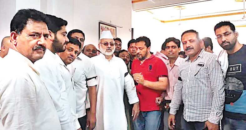 ban on azajm,sp worker angry