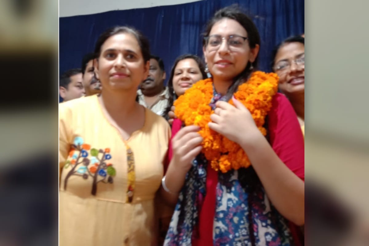 CBSE board All India Topper Karisma Arora told Amar Ujala his dream