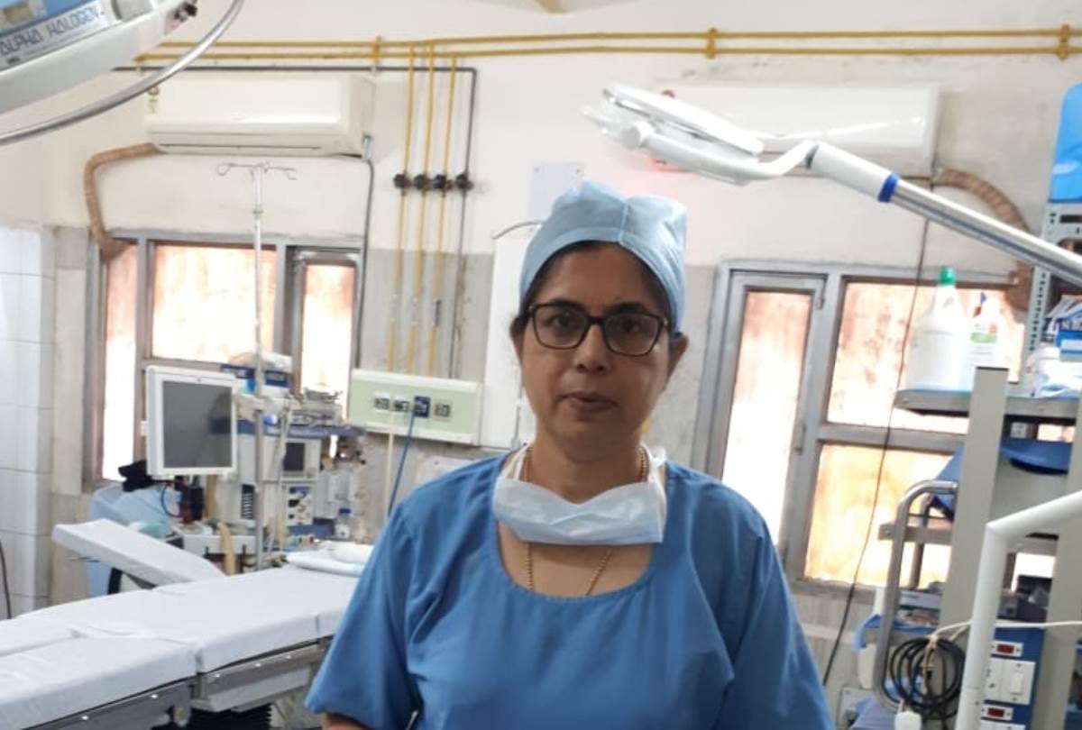 doctors removed 11.5 kg tumor from woman's stomach