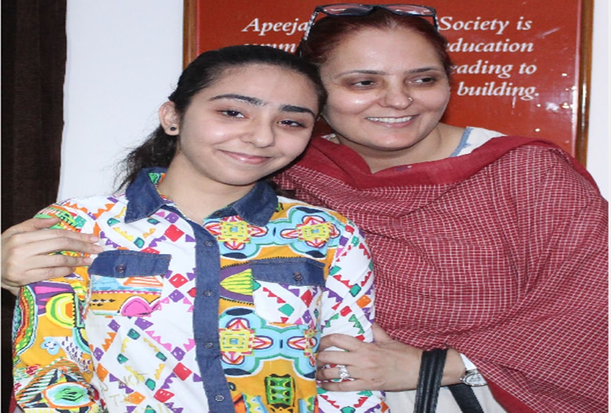 CBSE All India Third Topper Ibadat Singh Says to overcome stress she danced Kathak