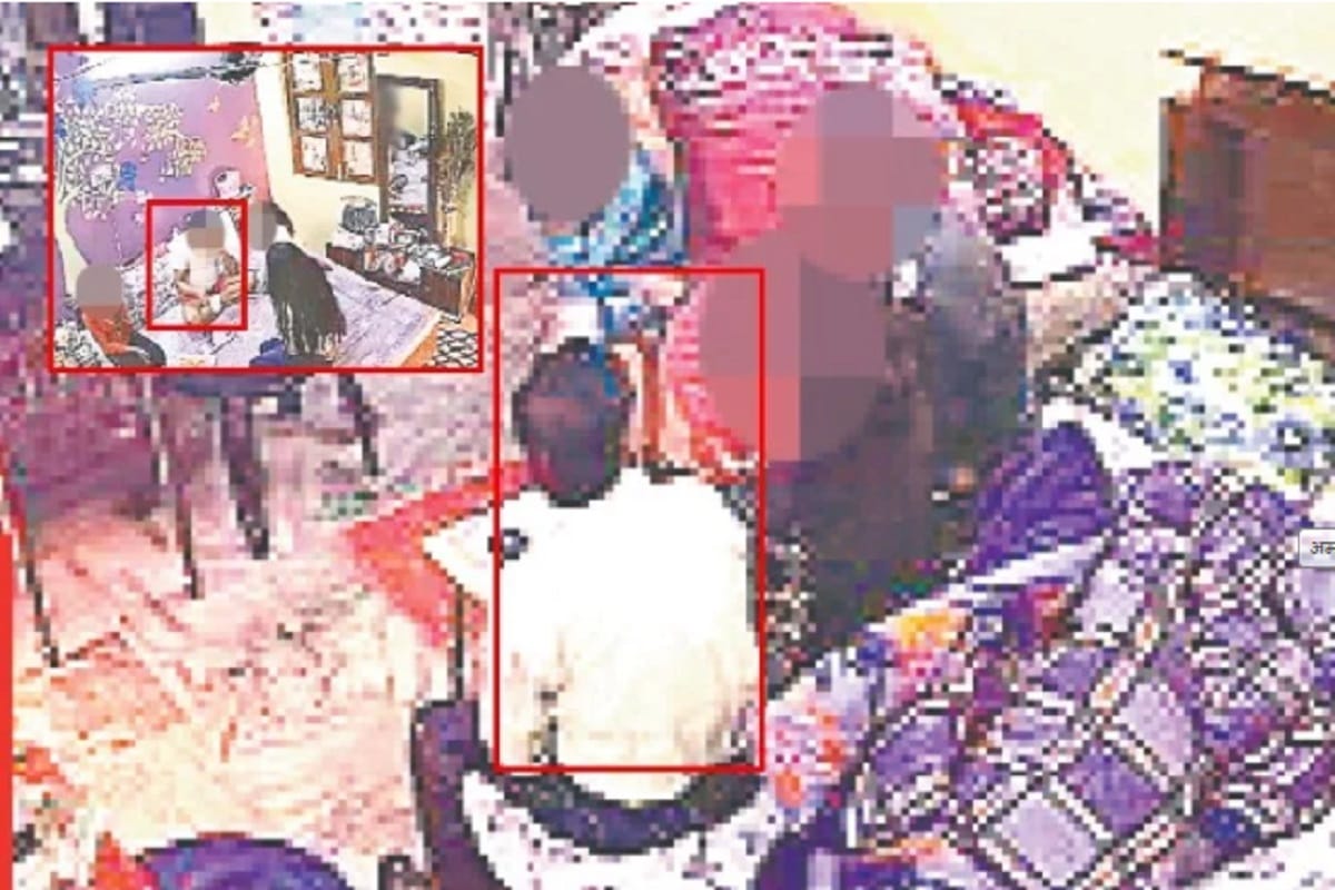 Misbehaving of old man with minor girls, and case open after caught in CCTV at Meerut
