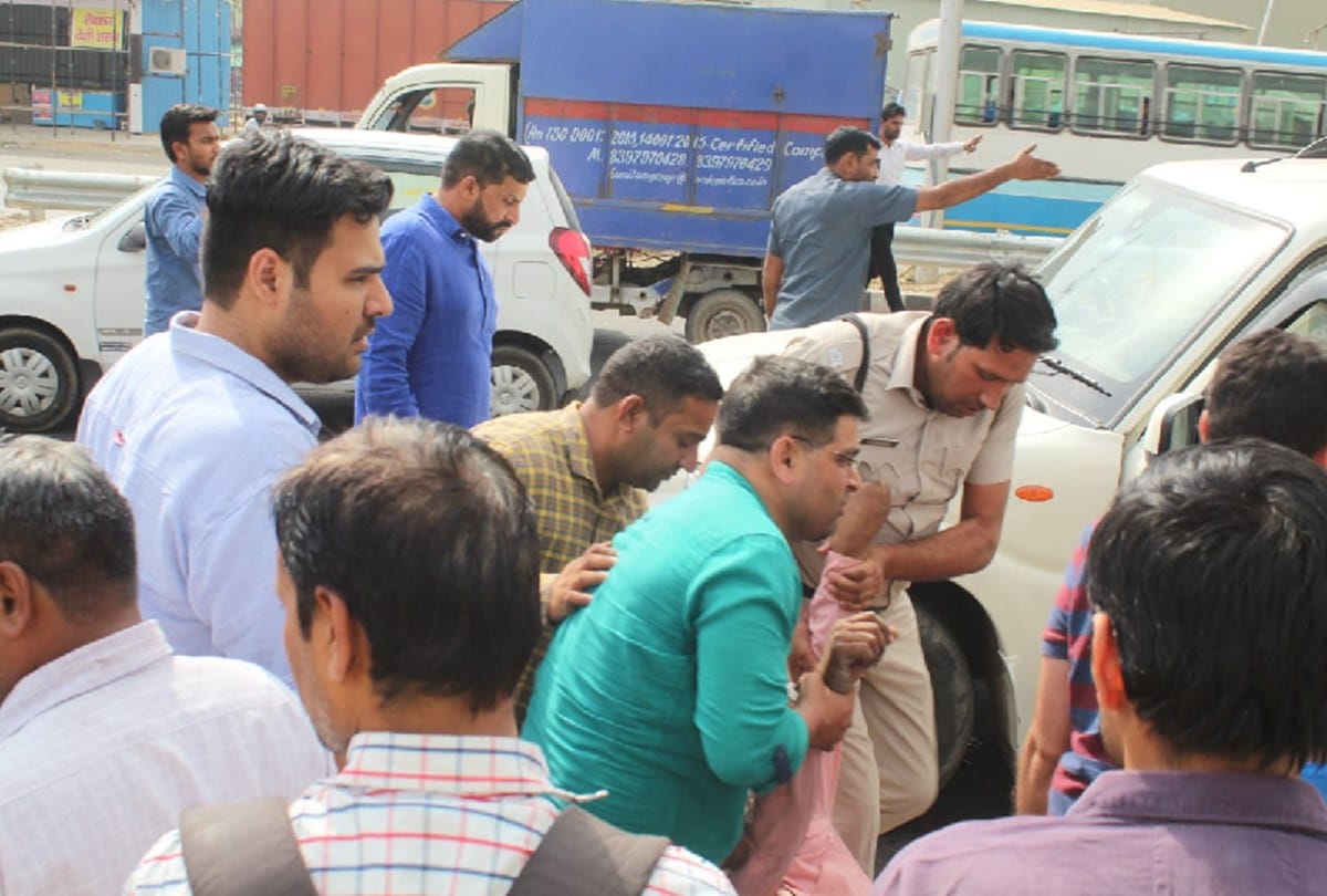 AAP candidate Naveen Jaihind admitted injured to hospital