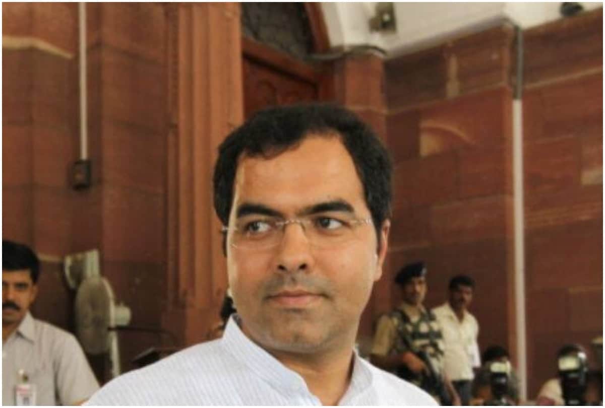 West Delhi MP Pravesh Verma takes oath in Lok Sabha in unique way