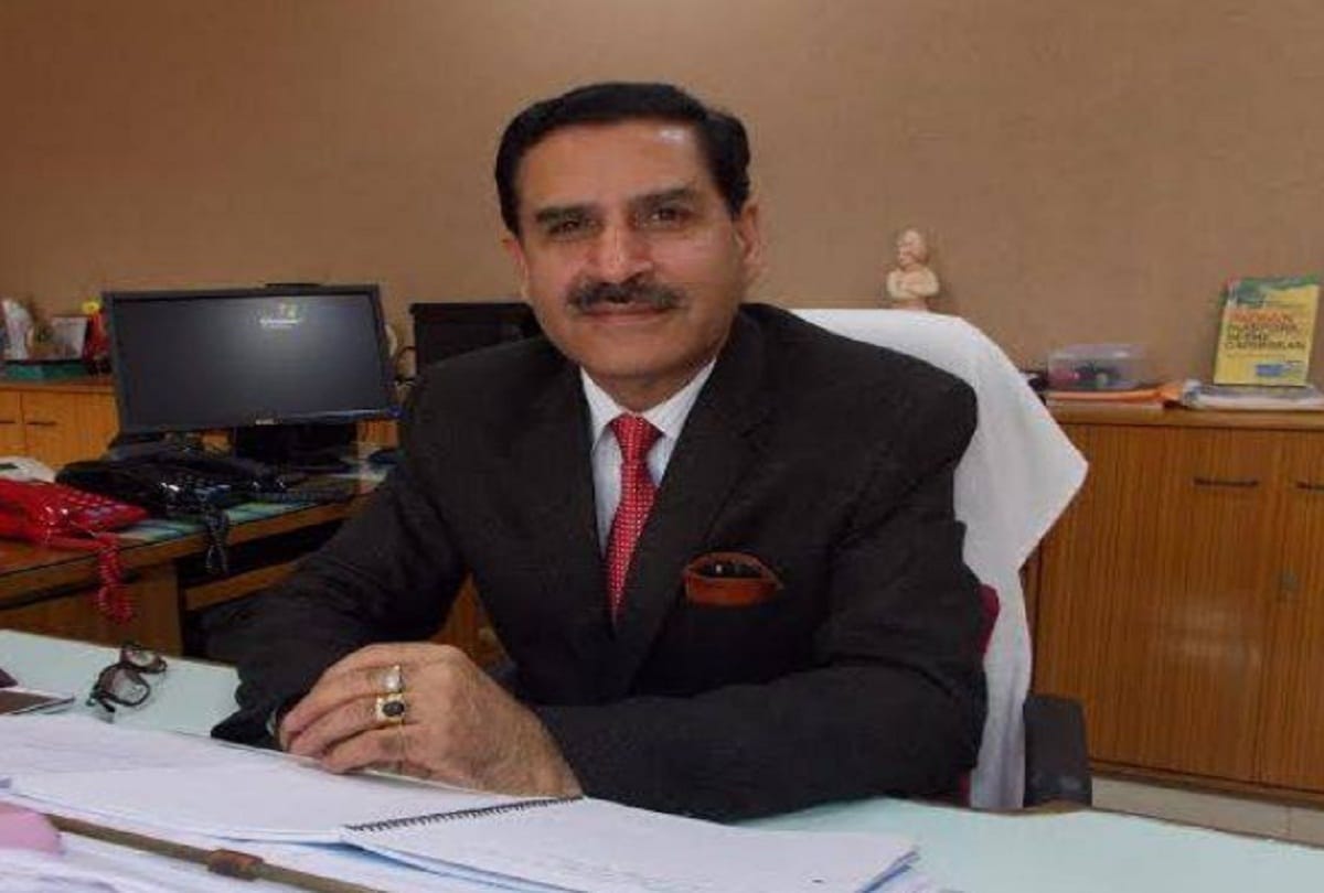 show cause notices issue to Vice Chancellor of Allahabad University