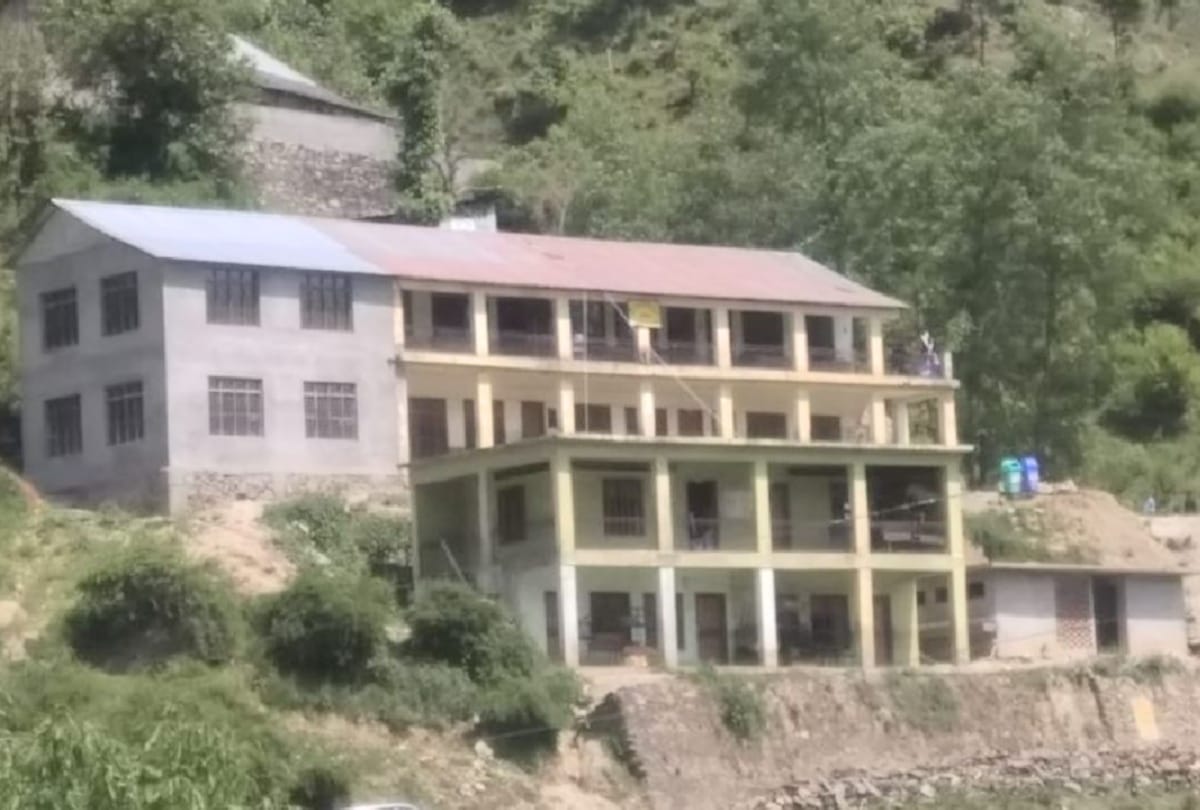 parants closed school after poor result in chamba himachal