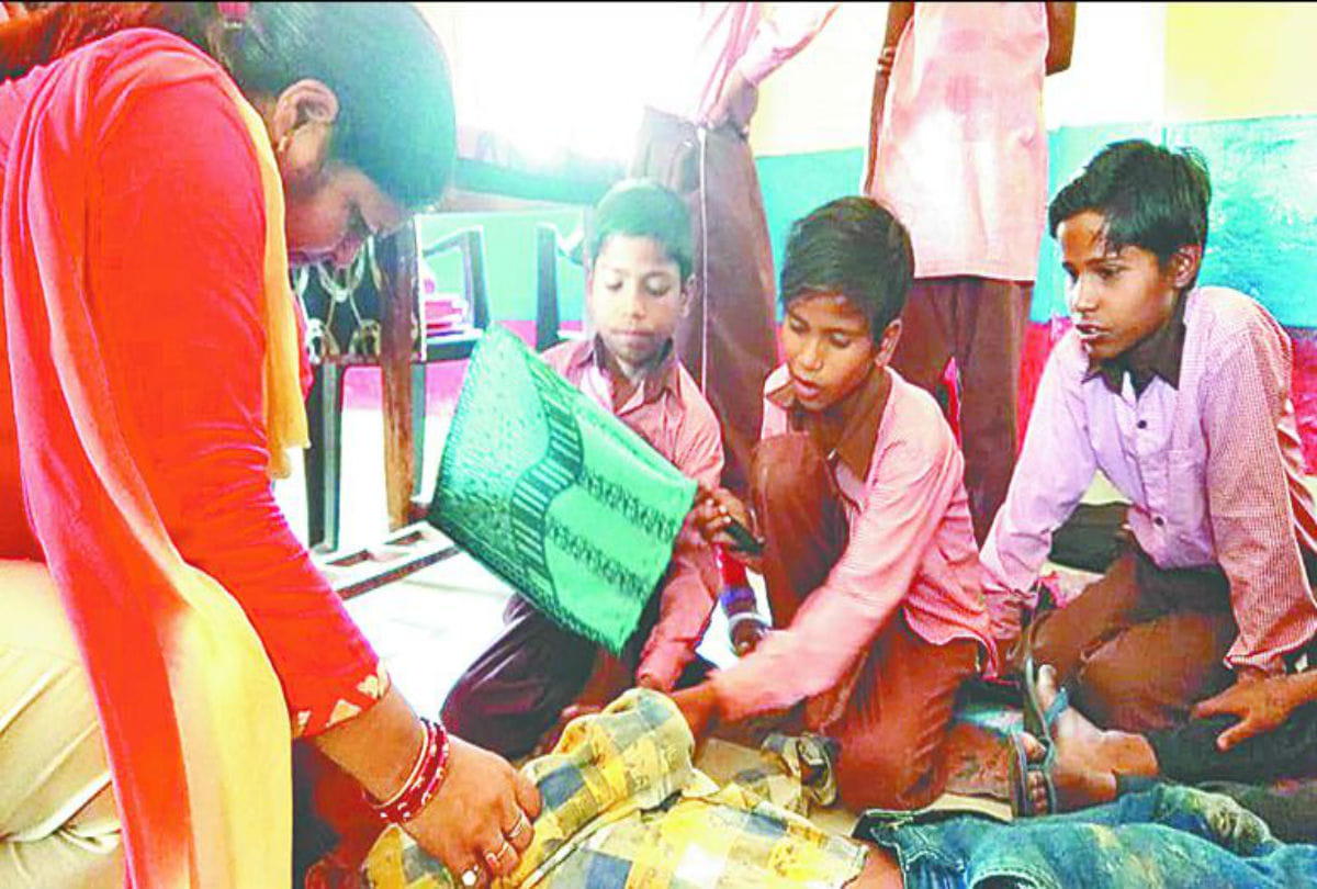 School children unconscious due to prickly heat