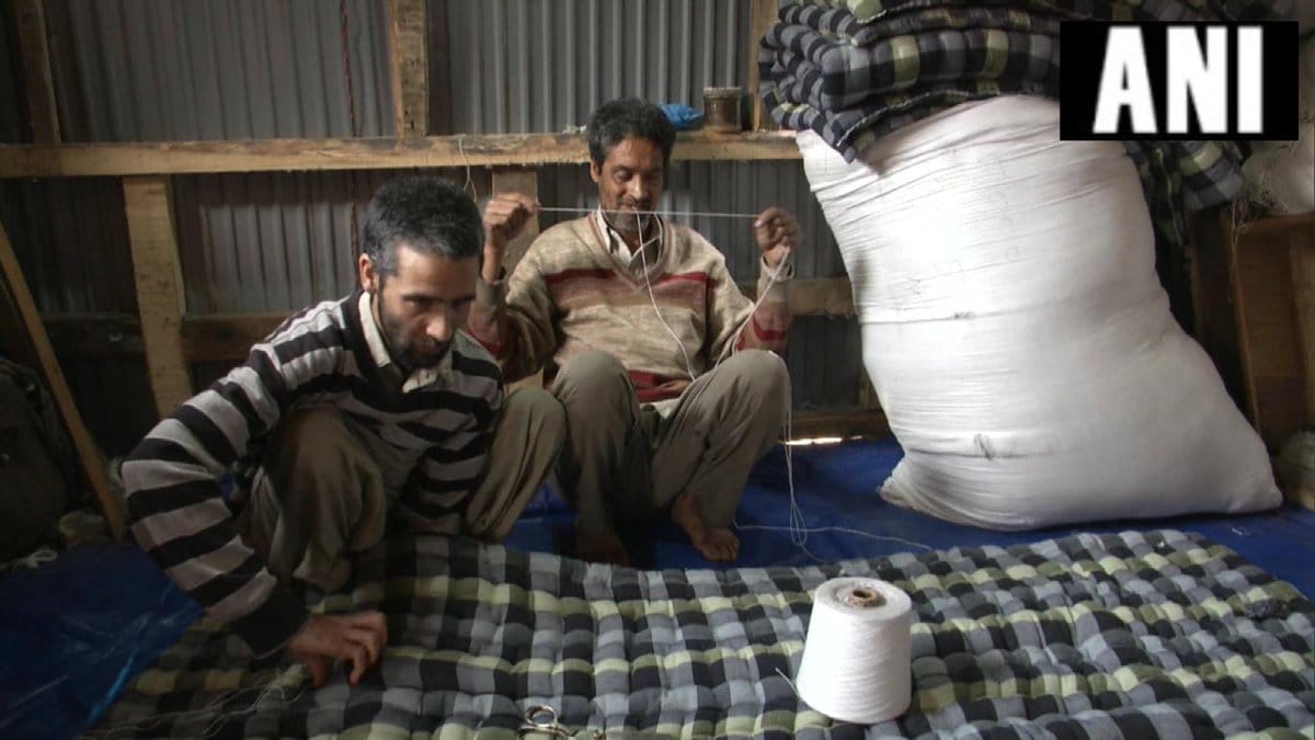 two brother made quilts after being blind in Srinagar