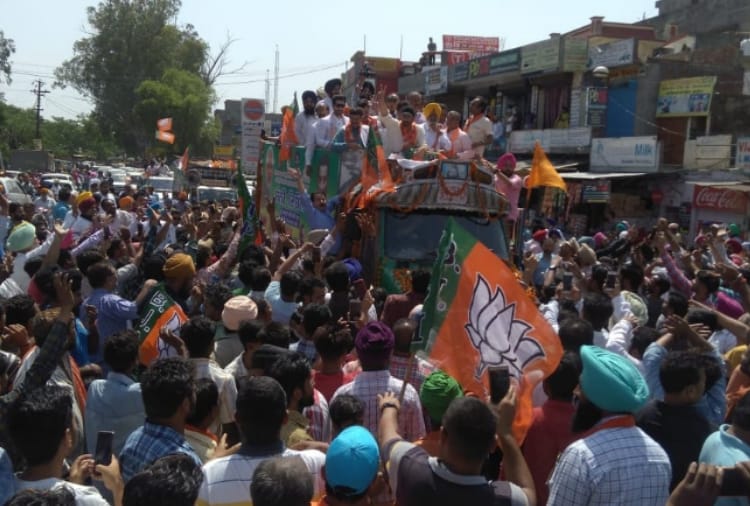 Lok sabha election 2019, BJP candidate Sunny deol road show in Gurdaspur