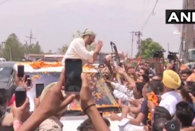 Lok sabha election 2019, BJP candidate Sunny deol road show in Gurdaspur