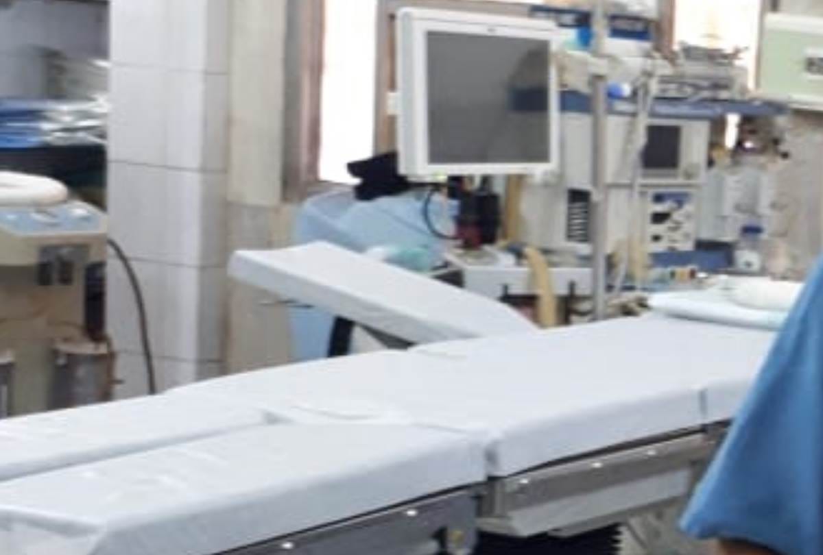 doctors removed 11.5 kg tumor from woman's stomach