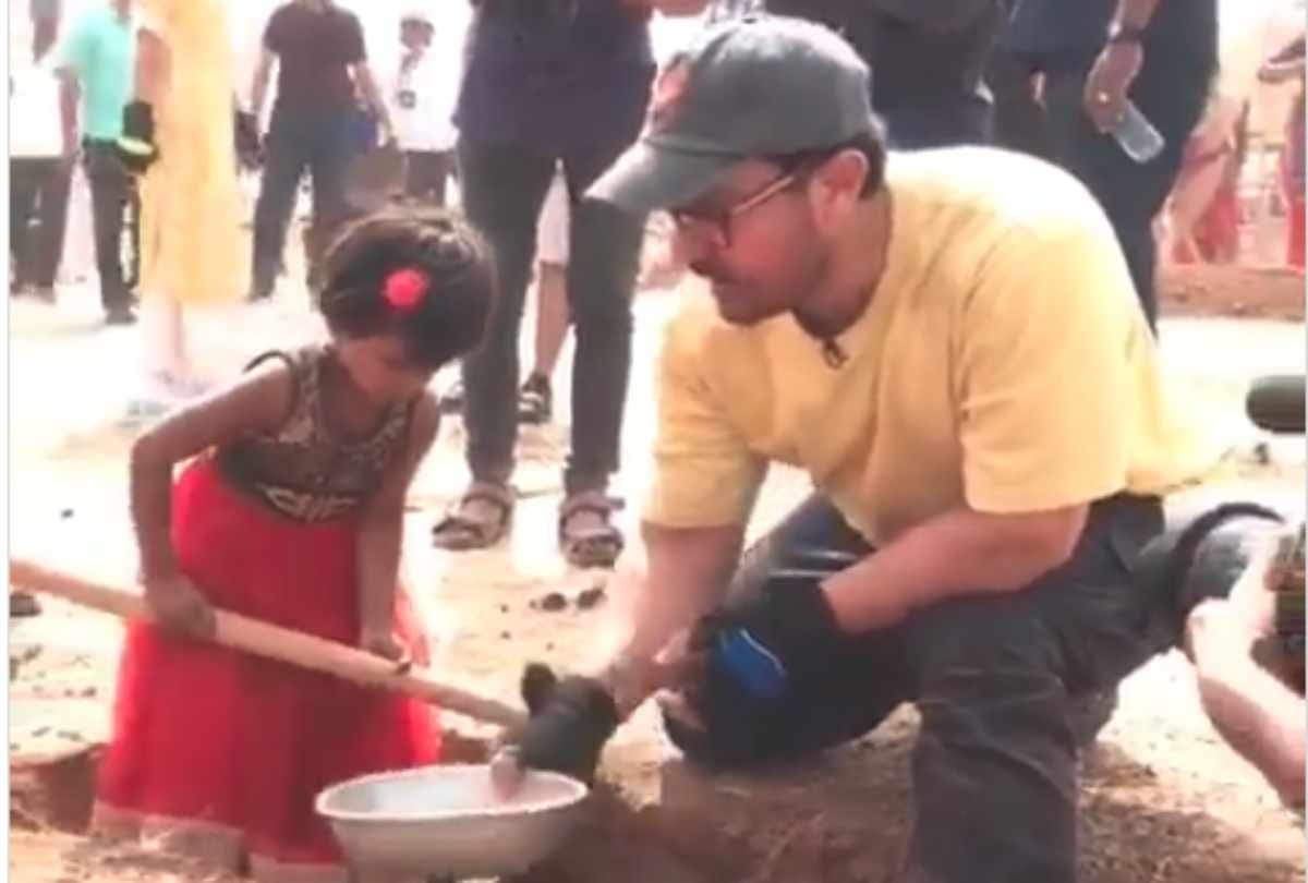 aamir khan done Labor donation with minor girl social media users troll him