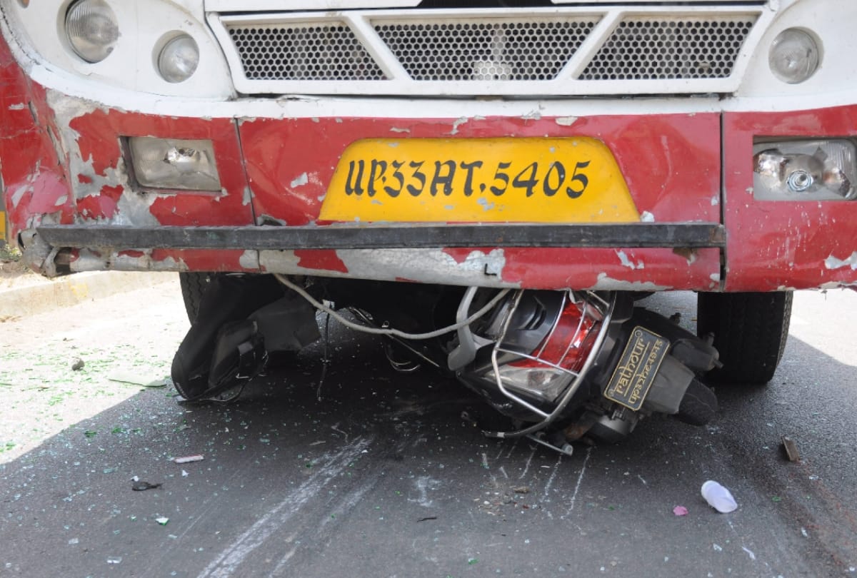 B.tech student died in an accident in lucknow