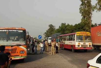 five truck accident on lucknow kanpur highway