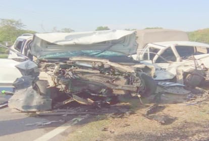 three people died after two vehicle collide in kangra himachal