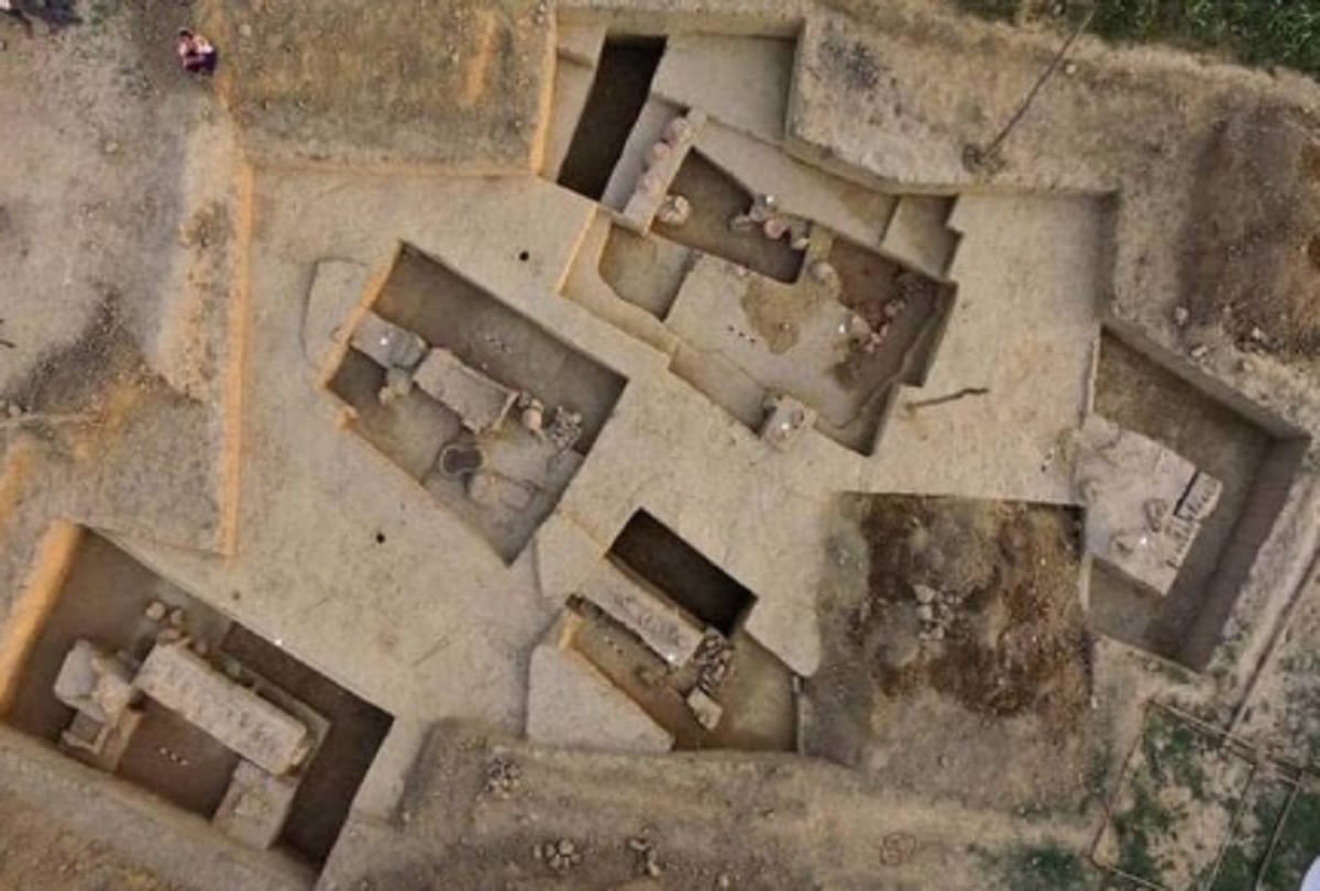 asi finds 4000 year old chariots crowns treasure period of mahabharata at bagpat Sinauli village up