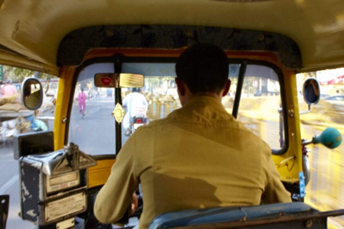 lockdown auto-rickshaw driver feeding migrant labourers on pune streets with money he saved for his marriage